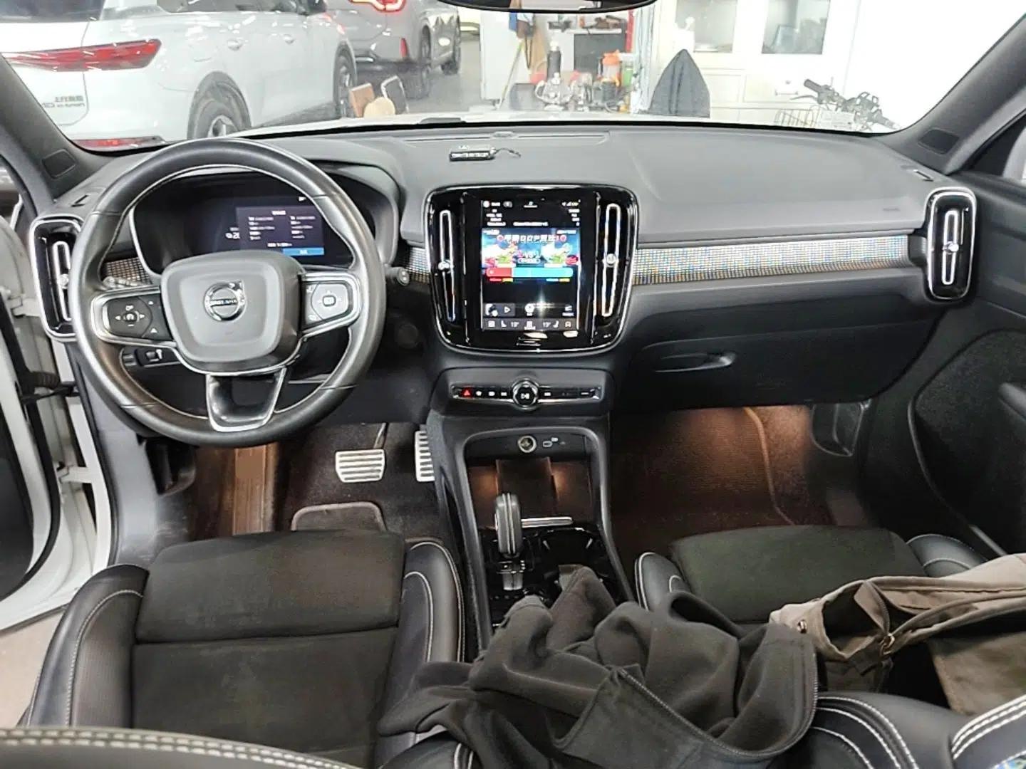 Volvo XC40 New Energy 2021 P8 Pure Electric All-Wheel Drive Smart Luxury Sport Edition — миниатюра 12
