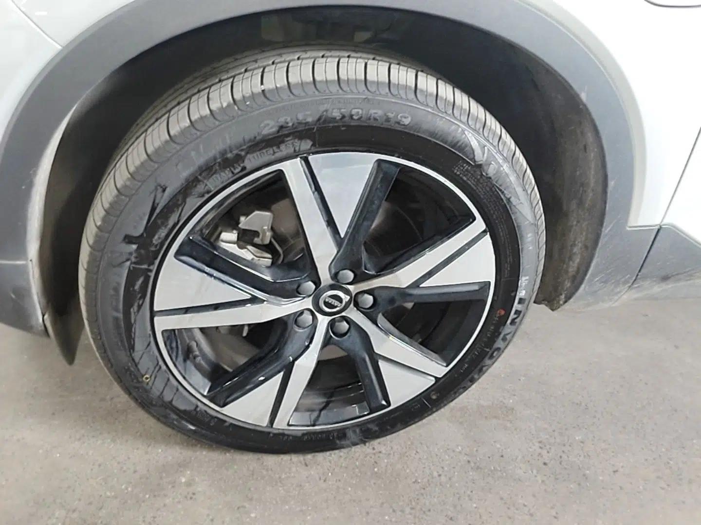 Volvo XC40 New Energy 2021 P8 Pure Electric All-Wheel Drive Smart Luxury Sport Edition — миниатюра 10