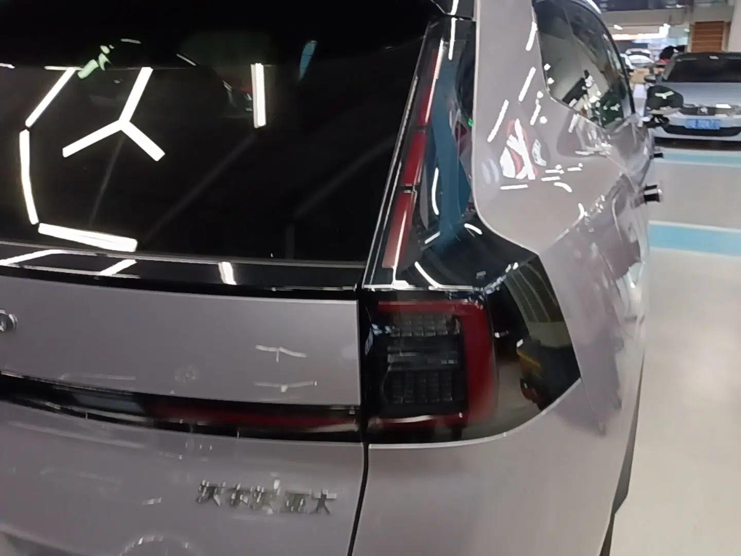 Volvo XC70 Plug-in Hybrid 2026 Model Four-Wheel Drive Long-Range Core — миниатюра 14