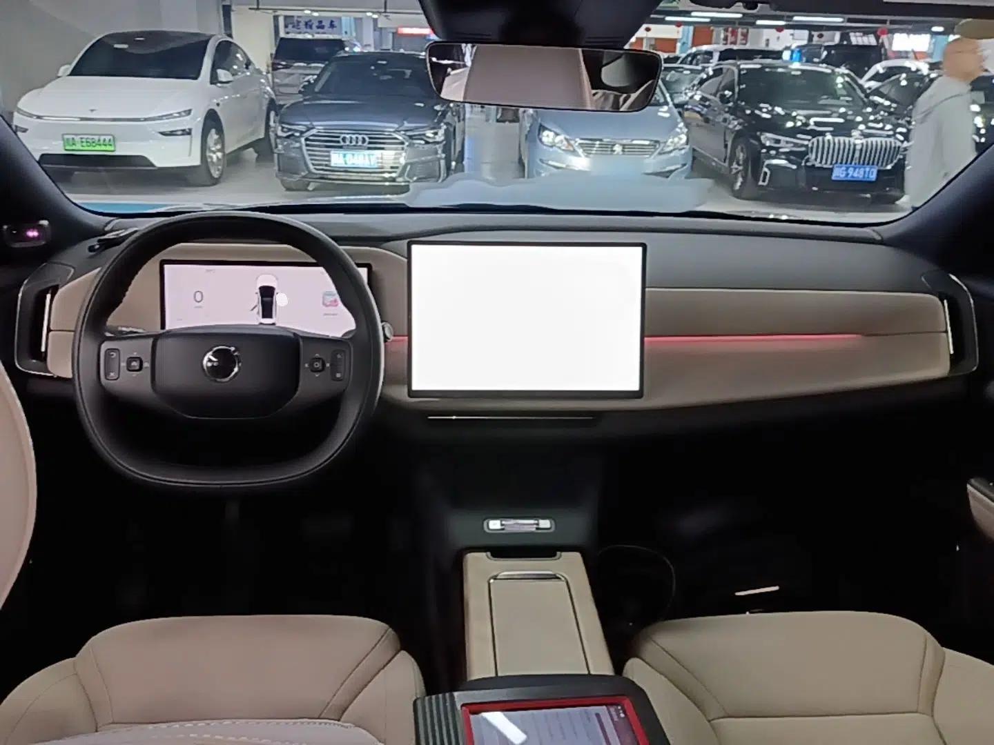 Volvo XC70 Plug-in Hybrid 2026 Model Four-Wheel Drive Long-Range Core — миниатюра 17