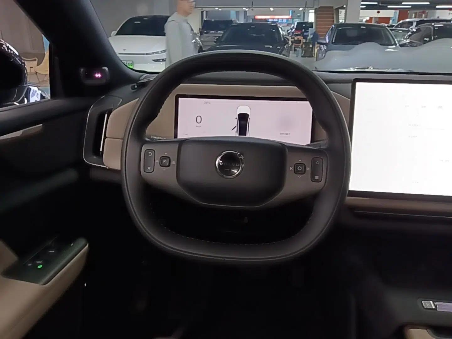 Volvo XC70 Plug-in Hybrid 2026 Model Four-Wheel Drive Long-Range Core — миниатюра 18