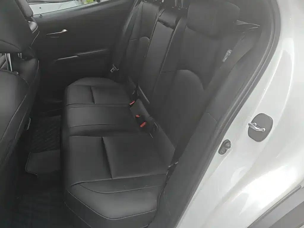 Lexus UX 2020 200 Special Edition — миниатюра 17