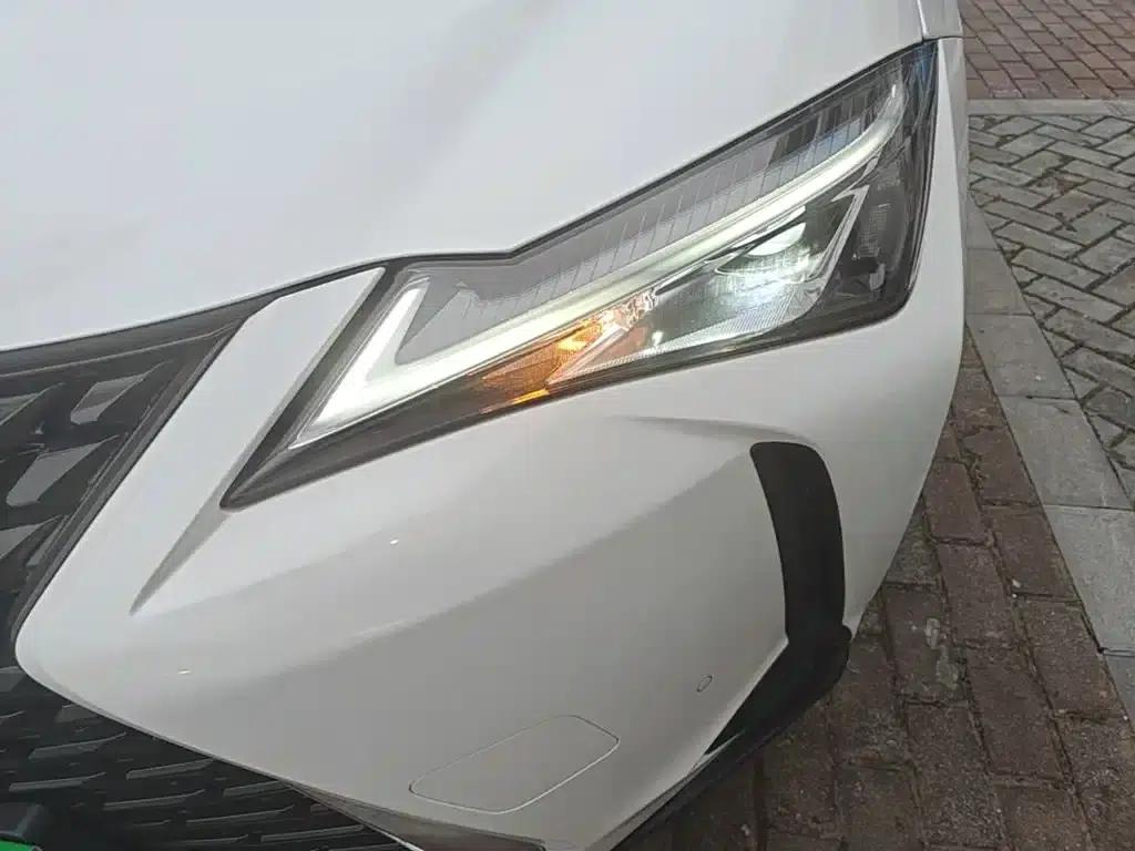 Lexus UX 2020 200 Special Edition — миниатюра 24