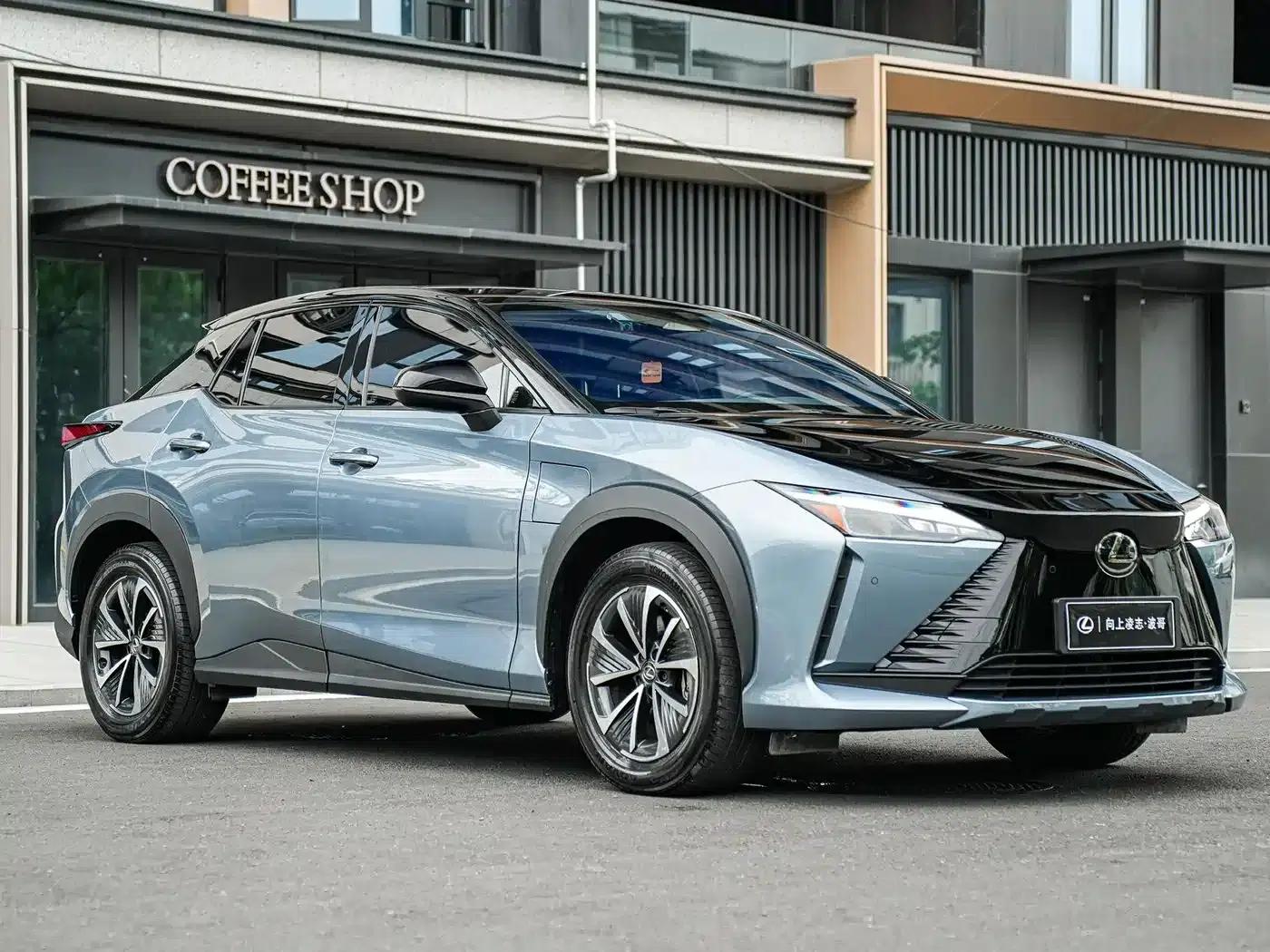 Lexus RZ 2023 450e AWD Luxury Edition — миниатюра 3