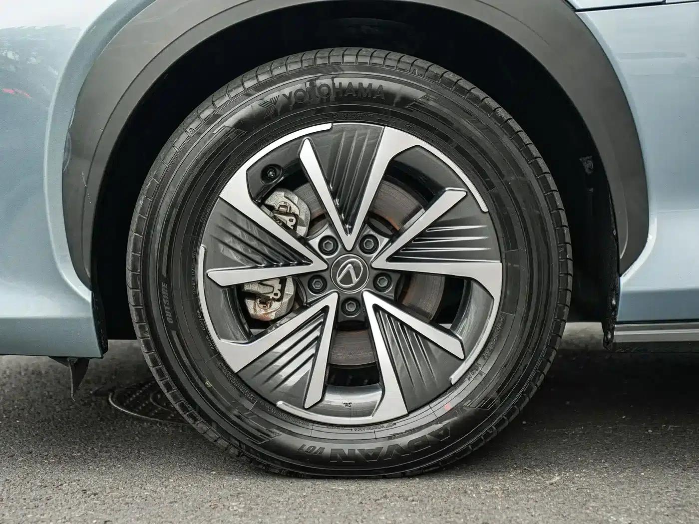 Lexus RZ 2023 450e AWD Luxury Edition — миниатюра 8