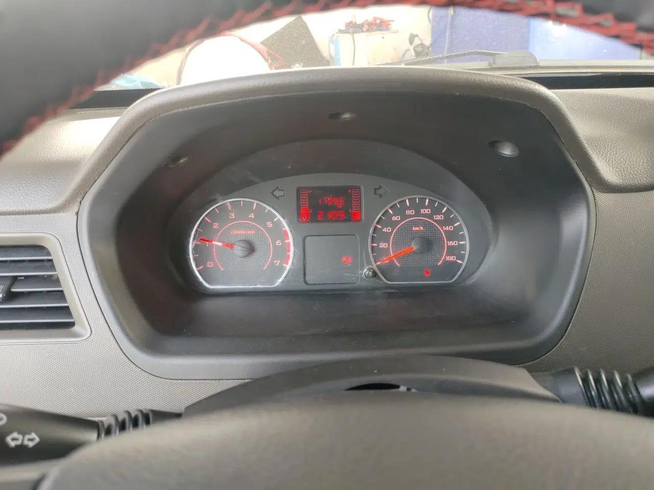Wuling Rongguang S 2023 1.5L Basic Enclosed-Window Vehicle 2 Seats — миниатюра 11
