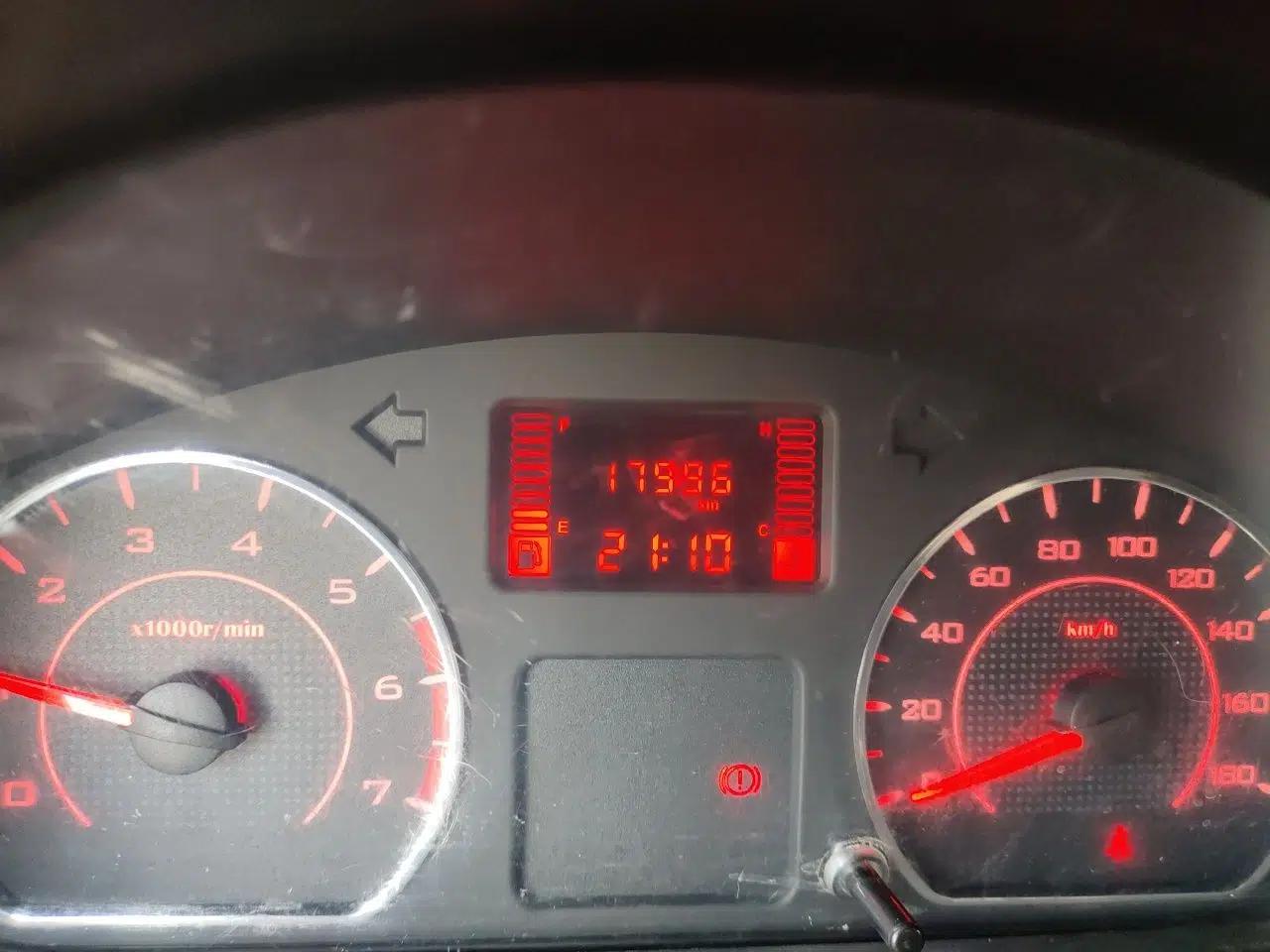 Wuling Rongguang S 2023 1.5L Basic Enclosed-Window Vehicle 2 Seats — миниатюра 12
