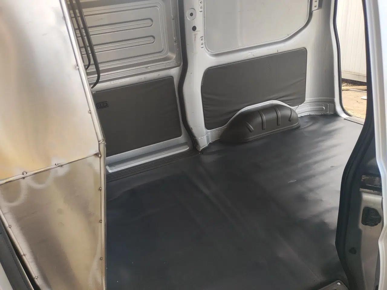 Wuling Rongguang S 2023 1.5L Basic Enclosed-Window Vehicle 2 Seats — миниатюра 17