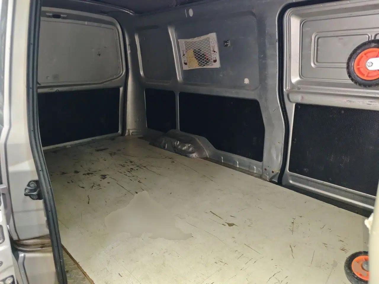 Wuling EV50 2020 Pure Electric Van Logistics Vehicle – Penghui Non-Heated Battery — миниатюра 17