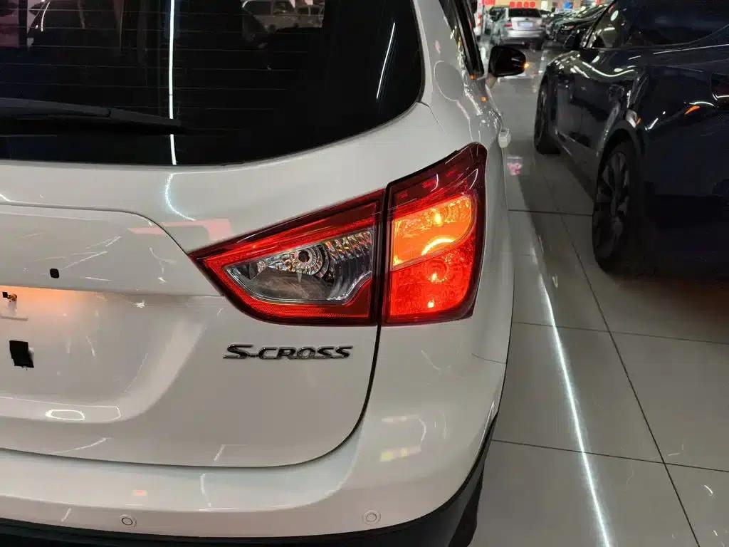2014 Vitara 1.6L CVT 2WD Entry-level — миниатюра 24