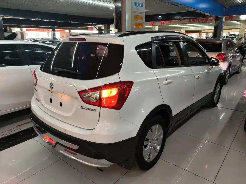 2014 Vitara 1.6L CVT 2WD Entry-level — миниатюра 5