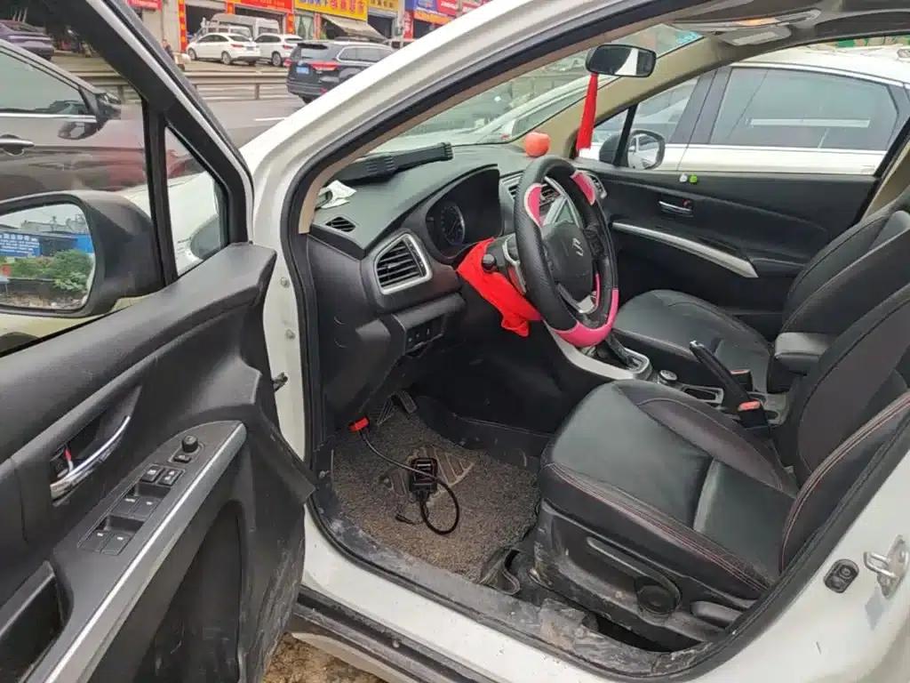 2015 Vitara 1.6L CVT 4WD Elite — миниатюра 16