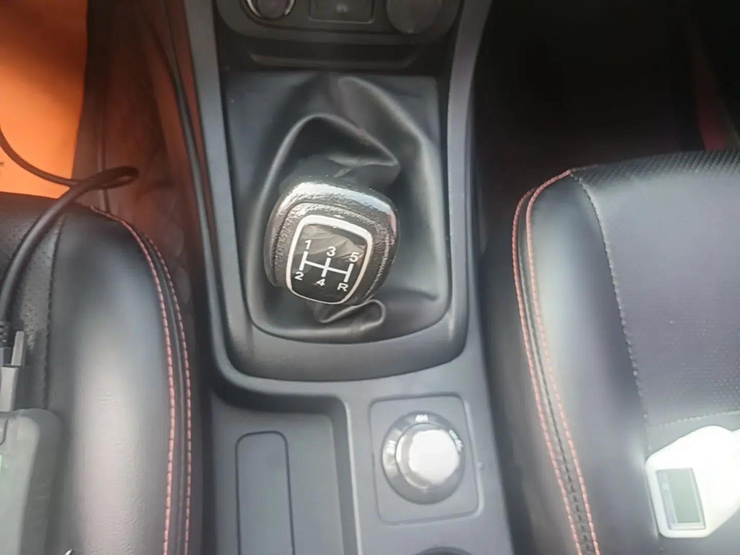 Isuzu JLM 2018 2.8T Classic Edition 4x4 Luxury Version JE493ZLQ5F — миниатюра 16