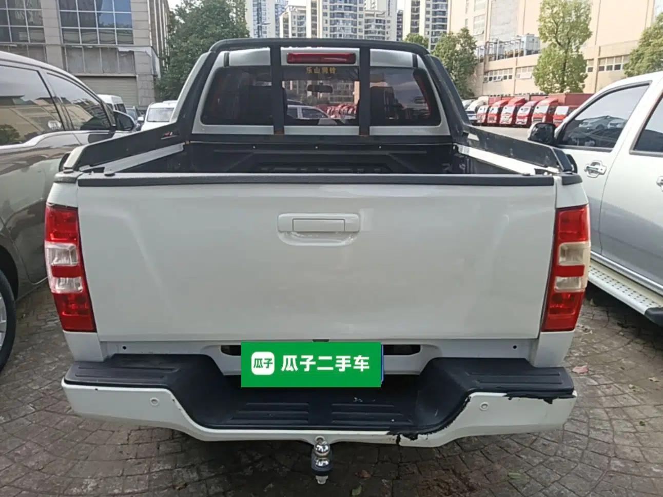 Isuzu JLM 2018 2.8T Classic Edition 4x4 Luxury Version JE493ZLQ5F — миниатюра 5