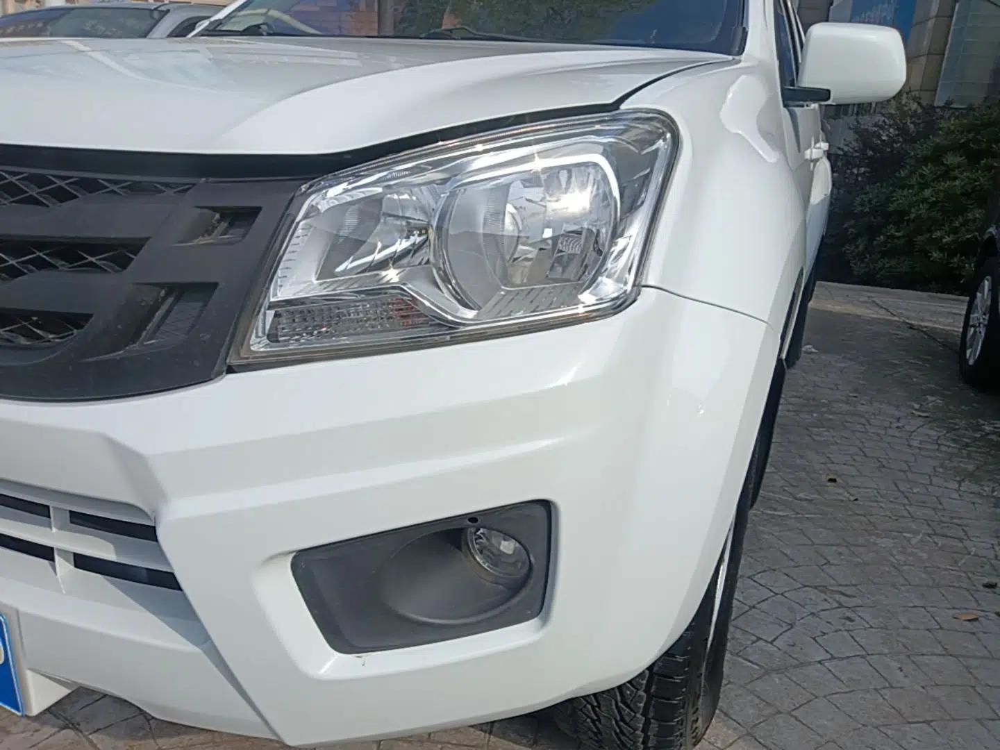 Isuzu JLM 2018 2.8T Classic Edition 4x4 Luxury Version JE493ZLQ5F — миниатюра 8
