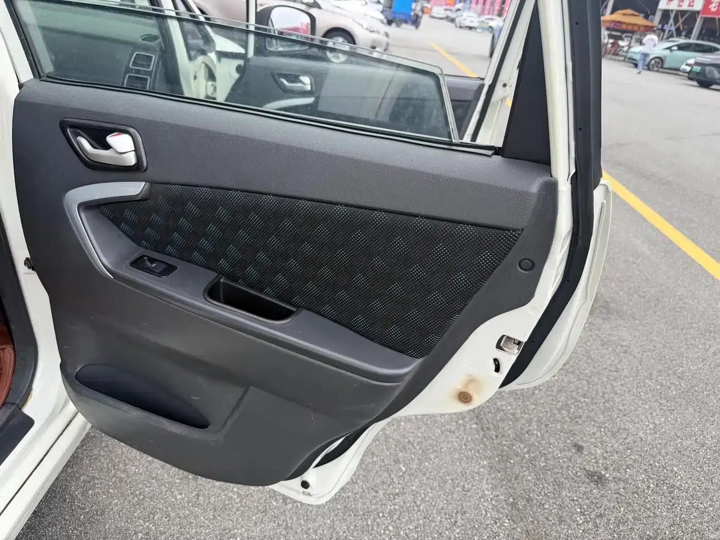 Liana A6 2014 Hatchback 1.4L Manual Comfort Edition — миниатюра 12