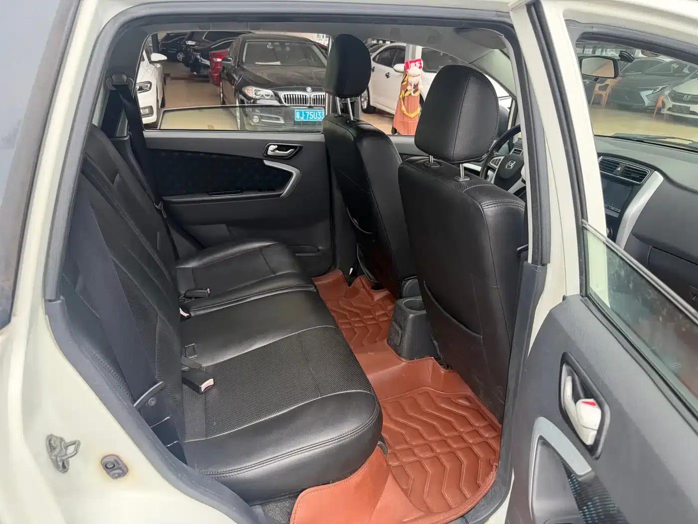 Liana A6 2014 Hatchback 1.4L Manual Comfort Edition — миниатюра 13