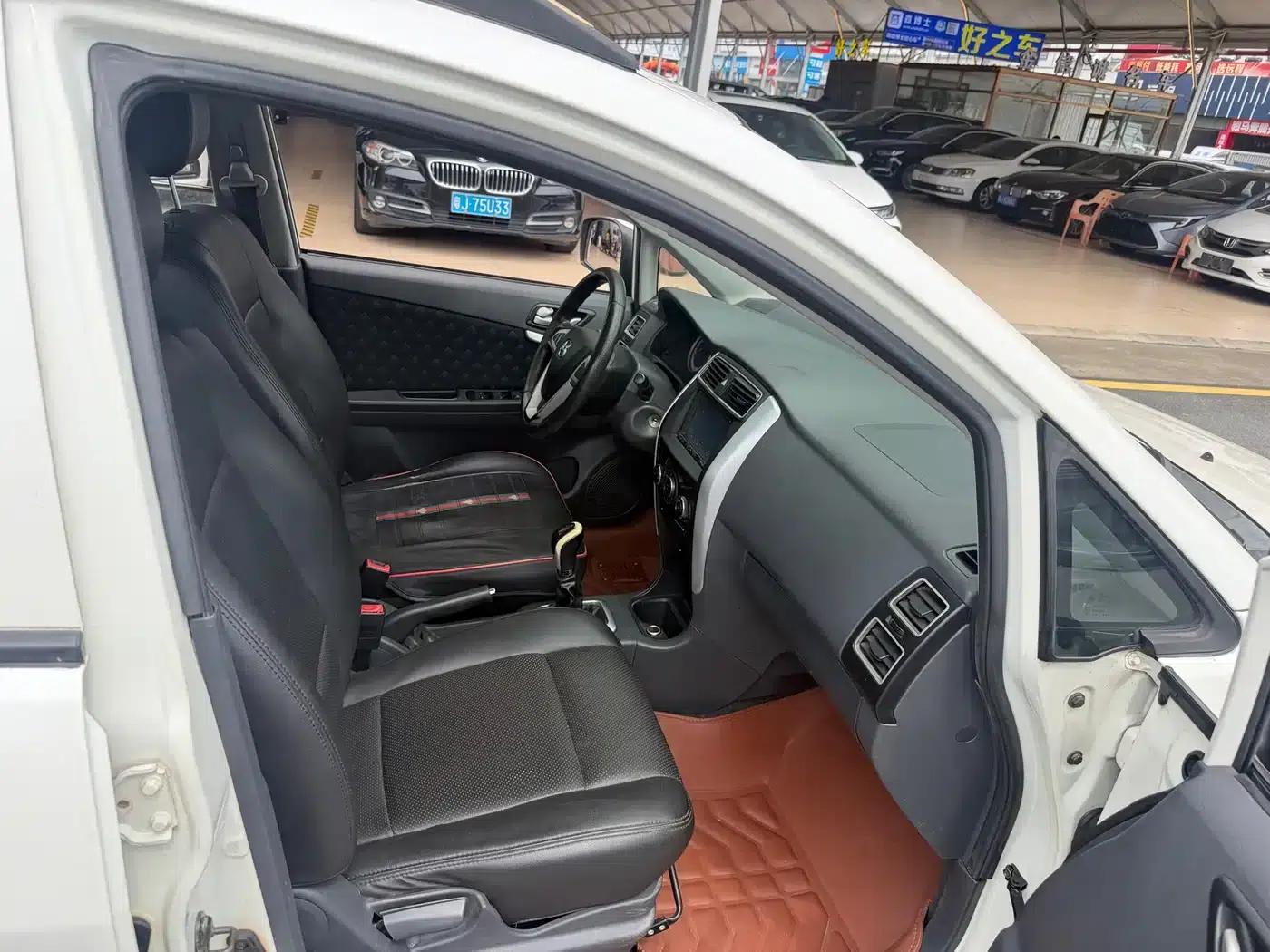 Liana A6 2014 Hatchback 1.4L Manual Comfort Edition — миниатюра 10