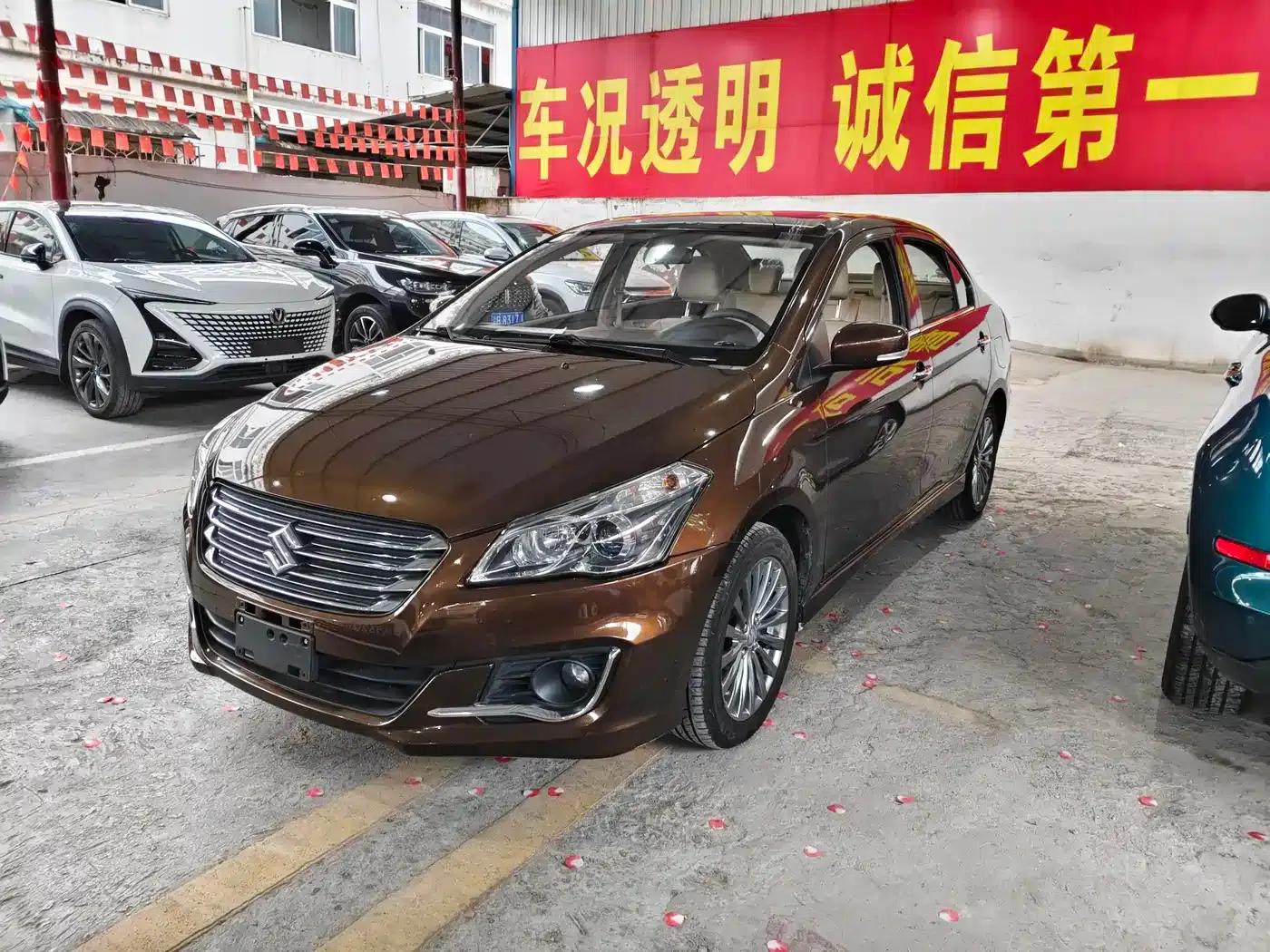 Ciaz 2015 1.6L Automatic Enjoyment Edition — миниатюра 1
