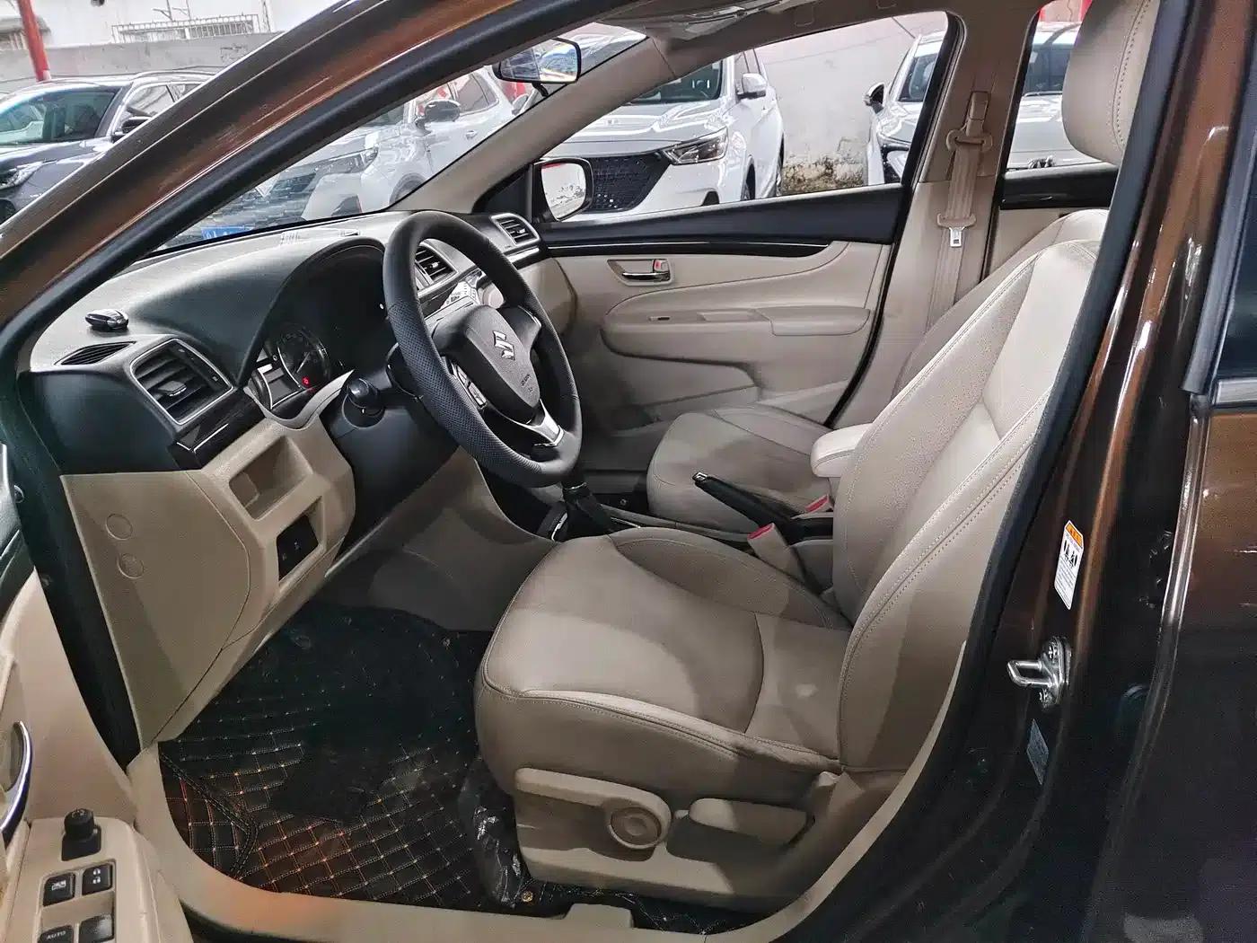 Ciaz 2015 1.6L Automatic Enjoyment Edition — миниатюра 3