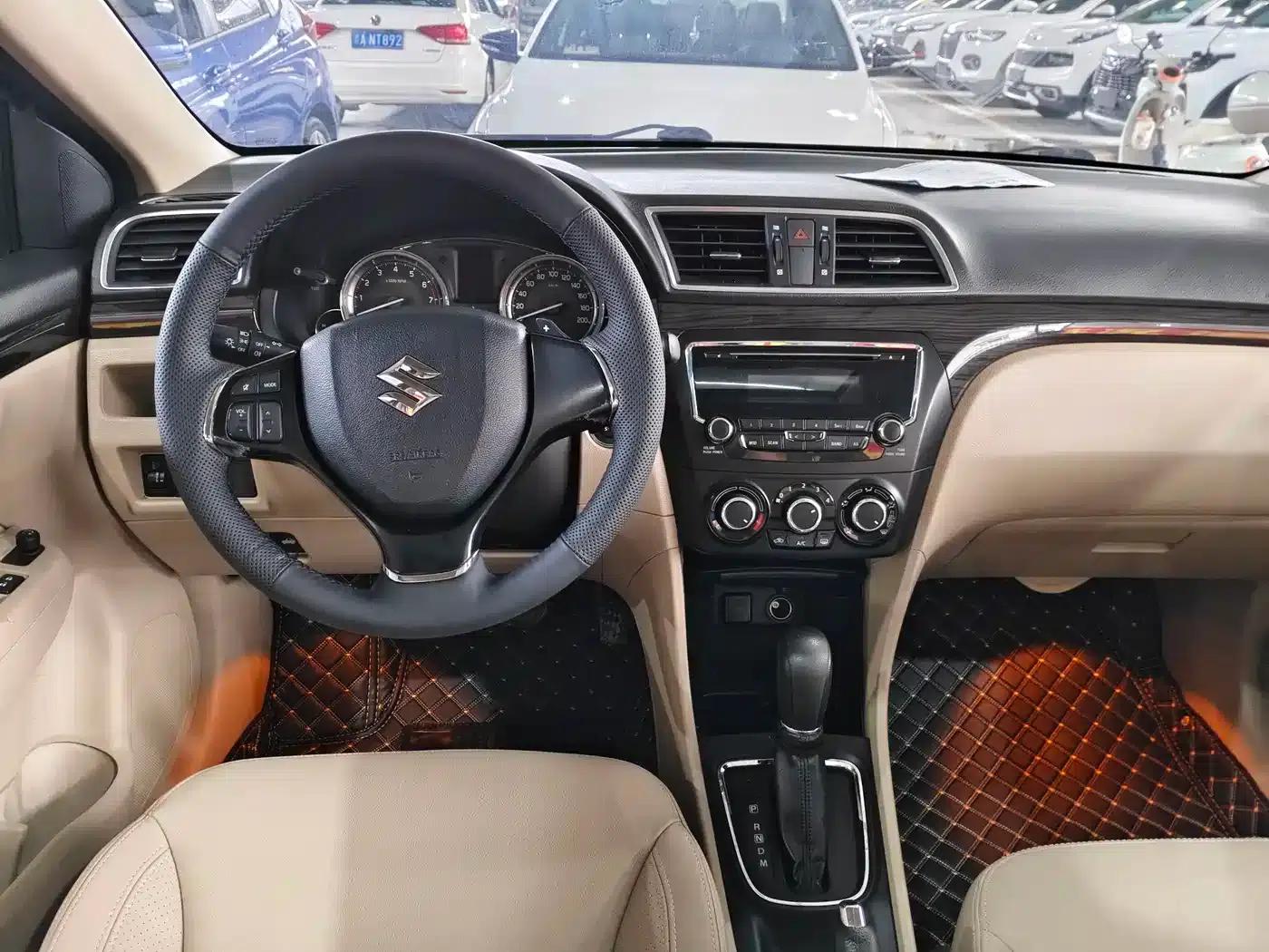 Ciaz 2015 1.6L Automatic Enjoyment Edition — миниатюра 4