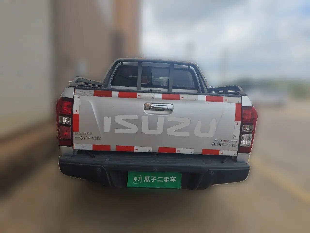 Isuzu D-MAX 2018 3.0T Four-Wheel Drive Manual Base Version 4JJ1-TC HI — миниатюра 5