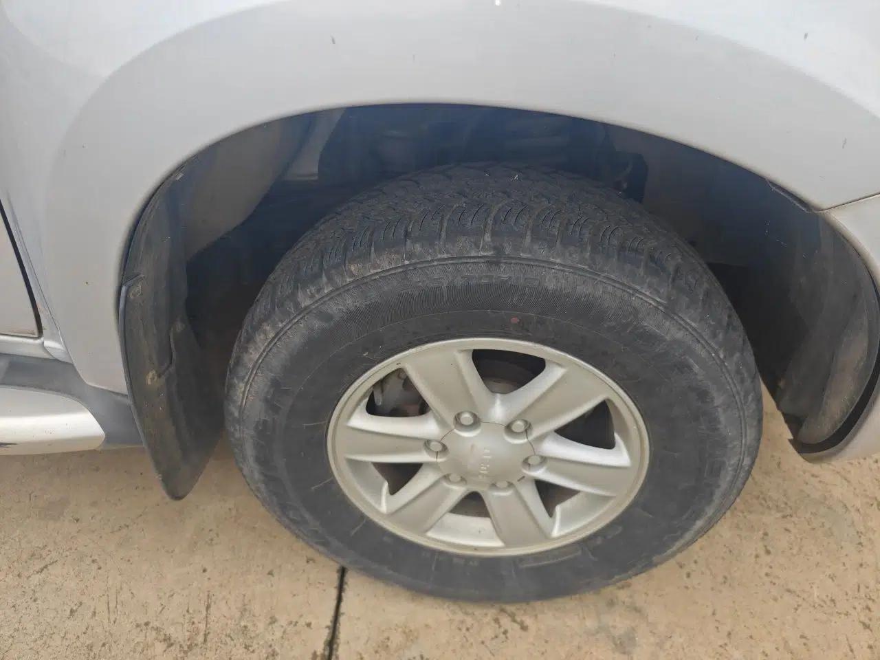 Isuzu D-MAX 2018 3.0T Four-Wheel Drive Manual Base Version 4JJ1-TC HI — миниатюра 8