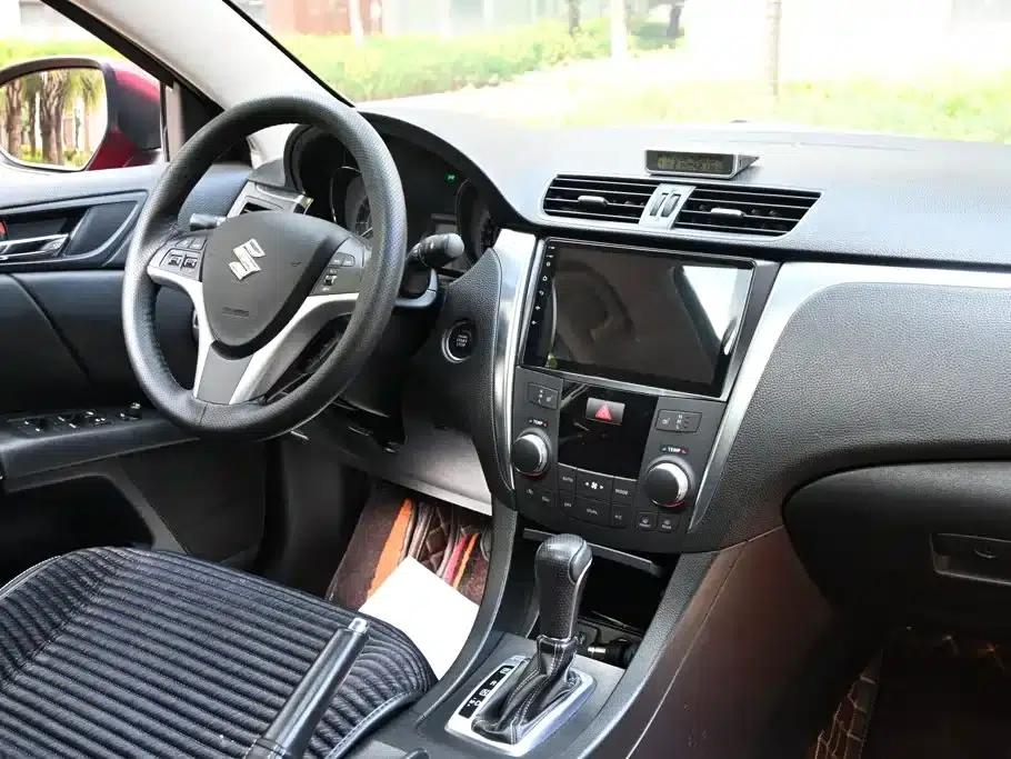 2011 Kizashi 2.4L 2WD Sport Navigation Edition — миниатюра 15