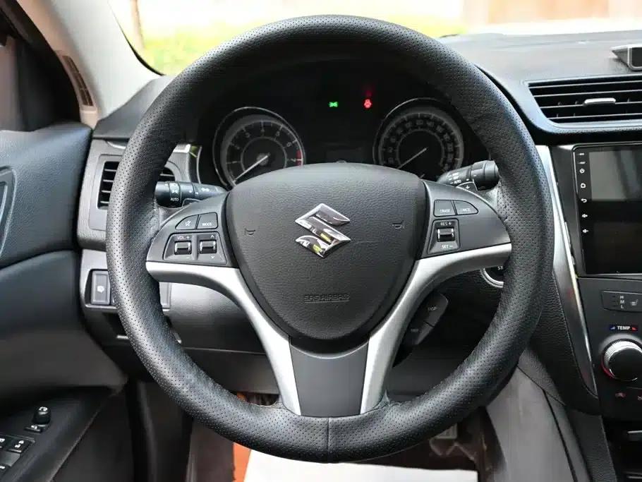 2011 Kizashi 2.4L 2WD Sport Navigation Edition — миниатюра 17