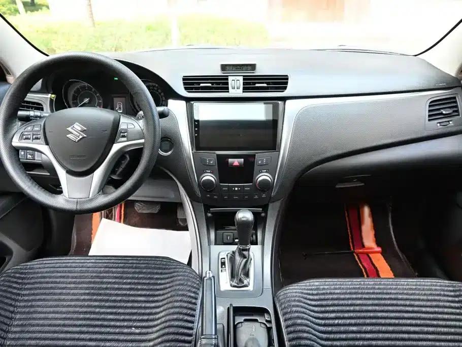 2011 Kizashi 2.4L 2WD Sport Navigation Edition — миниатюра 22
