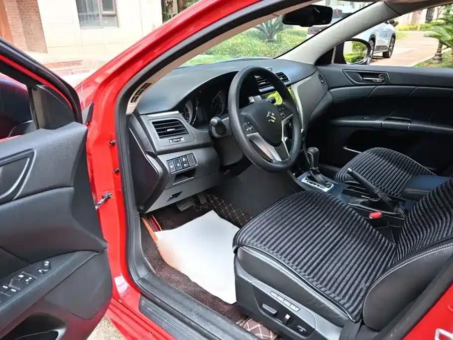 2011 Kizashi 2.4L 2WD Sport Navigation Edition — миниатюра 23