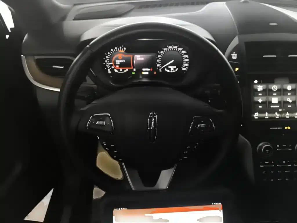 Lincoln MKC 2017 2.0T AWD Premium Edition — миниатюра 11