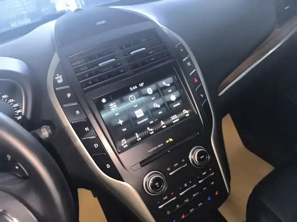 Lincoln MKC 2017 2.0T AWD Premium Edition — миниатюра 13