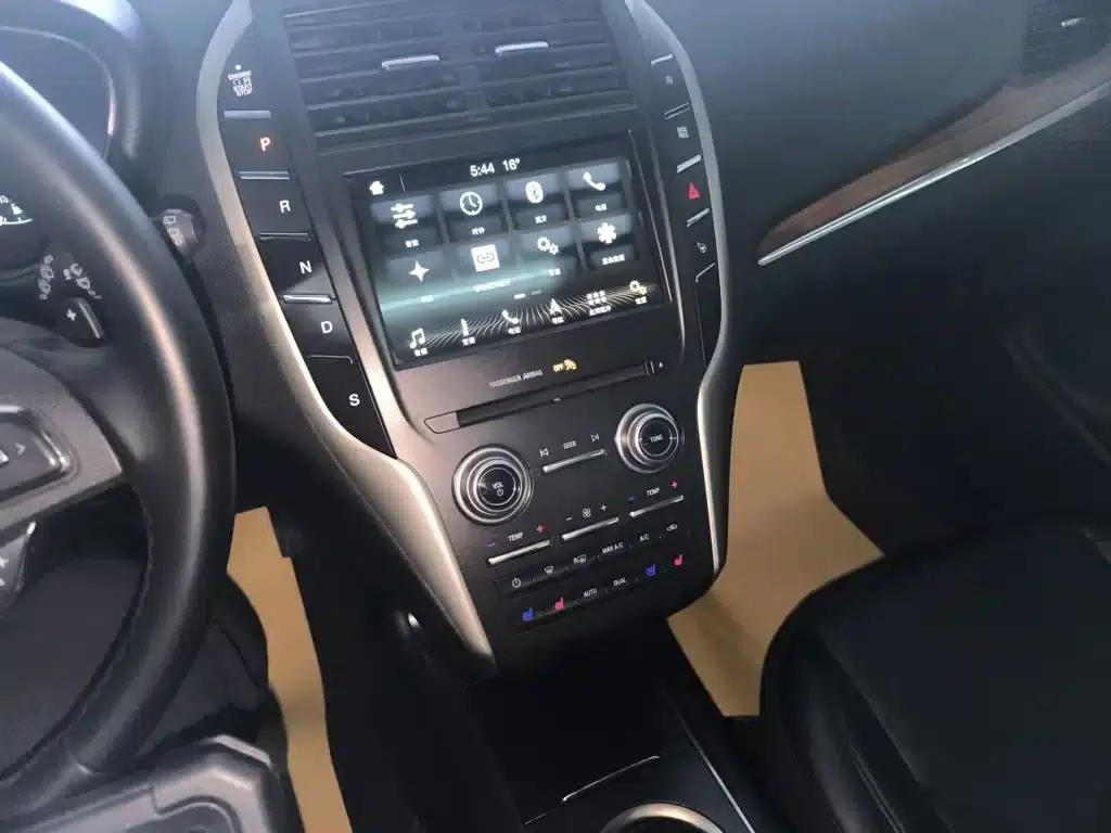 Lincoln MKC 2017 2.0T AWD Premium Edition — миниатюра 14