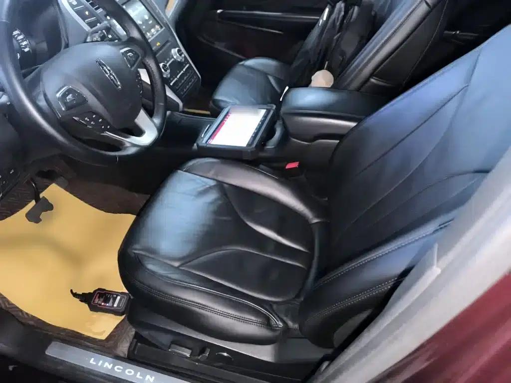 Lincoln MKC 2017 2.0T AWD Premium Edition — миниатюра 15