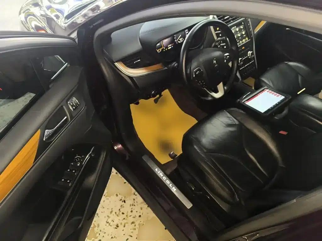 Lincoln MKC 2017 2.0T AWD Premium Edition — миниатюра 16