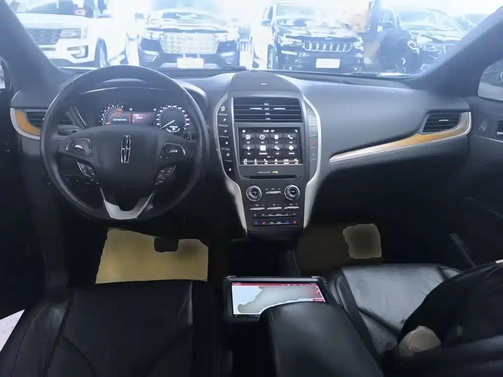 Lincoln MKC 2017 2.0T AWD Premium Edition — миниатюра 10