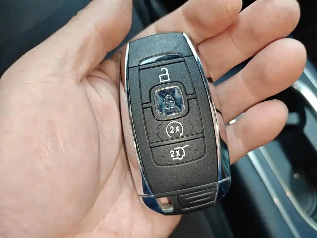 Lincoln MKC 2019 2.0T Two-Wheel Drive Premium Edition (China VI Emission Standard) — миниатюра 12