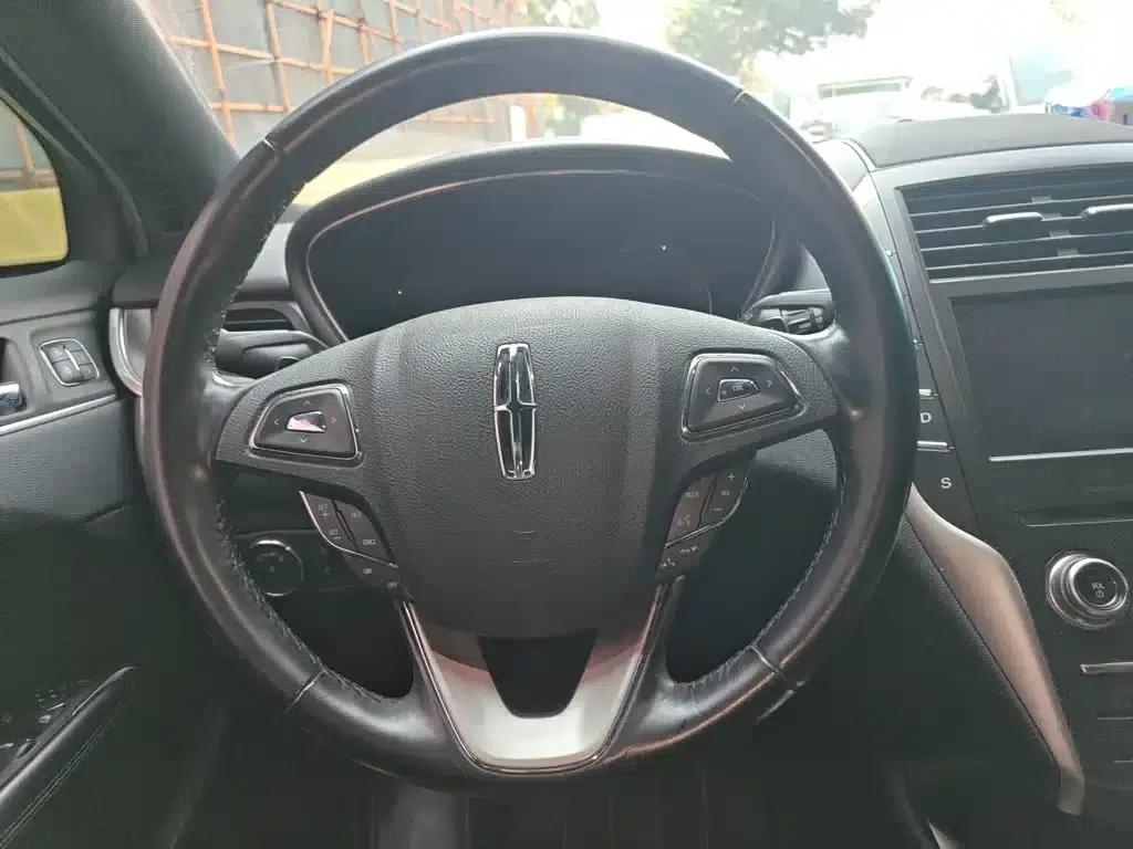 Lincoln MKC 2019 2.0T Two-Wheel Drive Premium Edition (China VI Emission Standard) — миниатюра 3