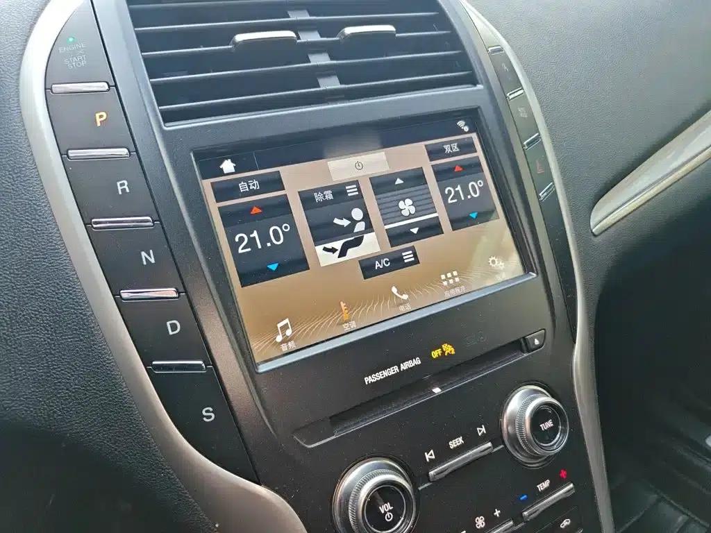 Lincoln MKC 2019 2.0T Two-Wheel Drive Premium Edition (China VI Emission Standard) — миниатюра 6