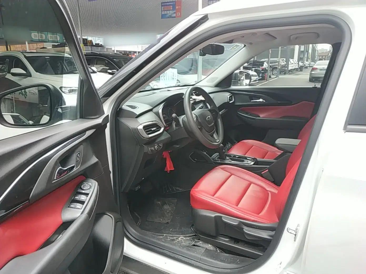 Chevrolet Trailblazer 2019 435T Redline CVT Two-Wheel-Drive Sharp Edition China VI Standard — миниатюра 18