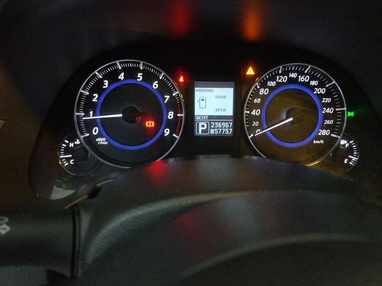Infiniti QX70 2013 3.7L Supreme Edition — миниатюра 11