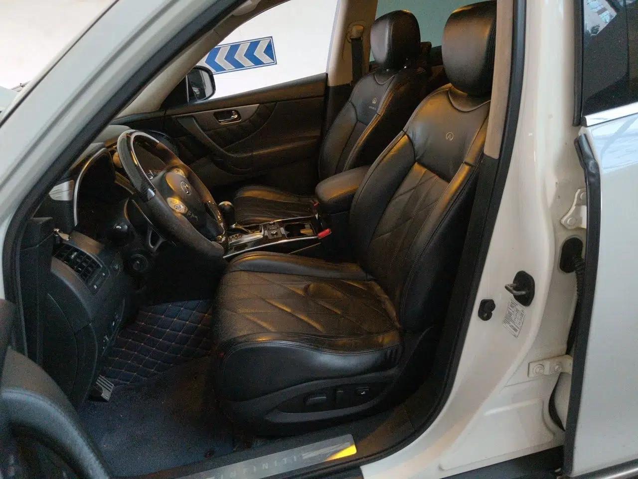 Infiniti QX70 2013 3.7L Supreme Edition — миниатюра 15