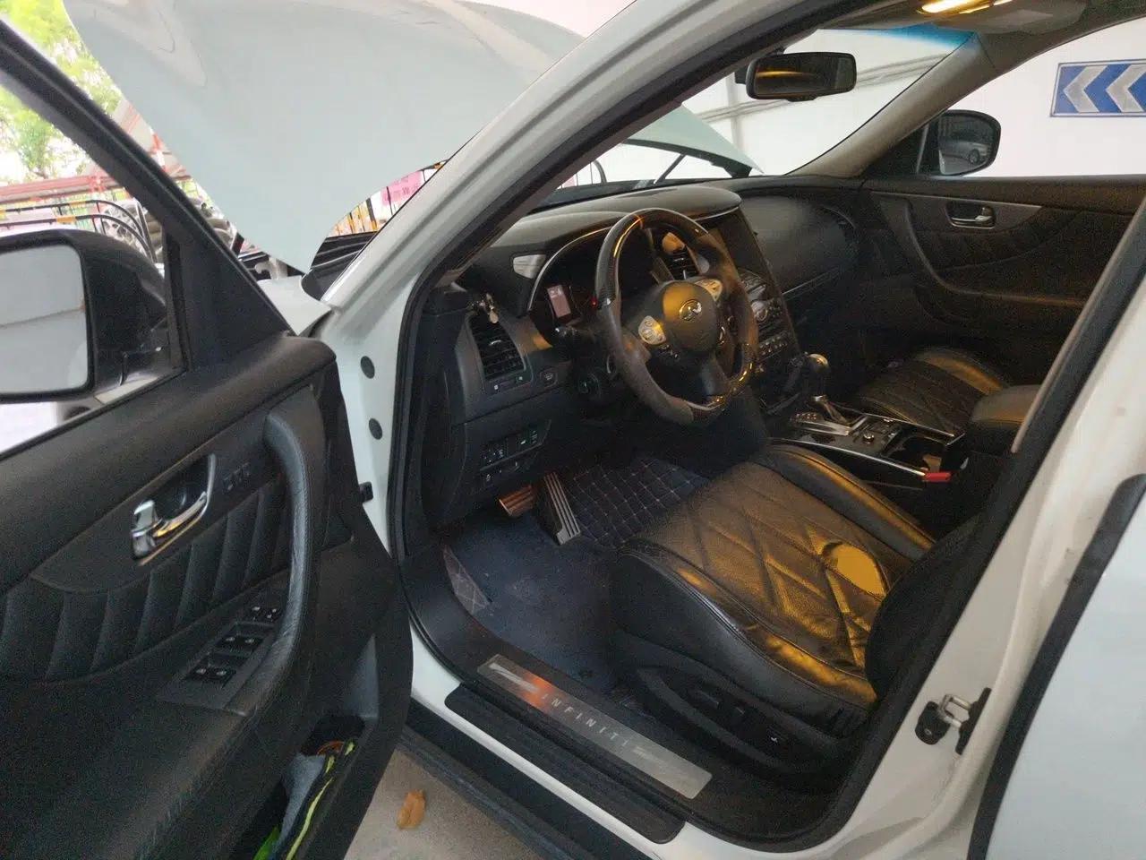 Infiniti QX70 2013 3.7L Supreme Edition — миниатюра 16