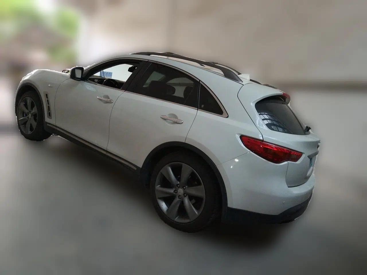 Infiniti QX70 2013 3.7L Supreme Edition — миниатюра 4