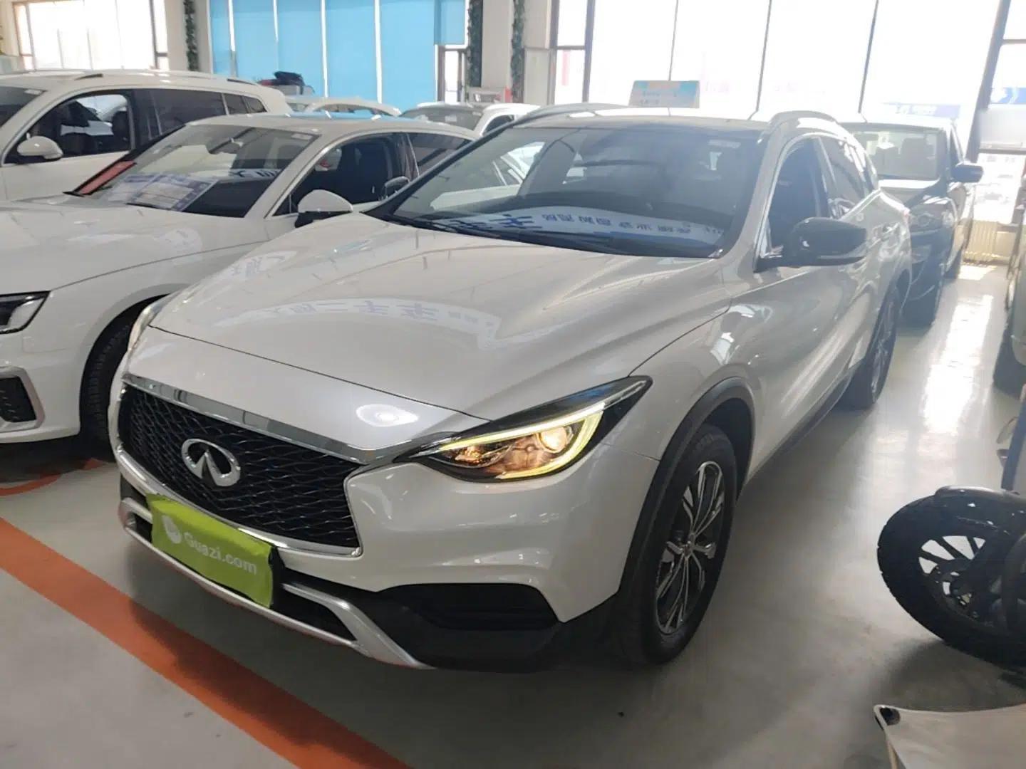 Infiniti QX30 2017 2.0T Four-Wheel Drive Fashion Edition — миниатюра 1