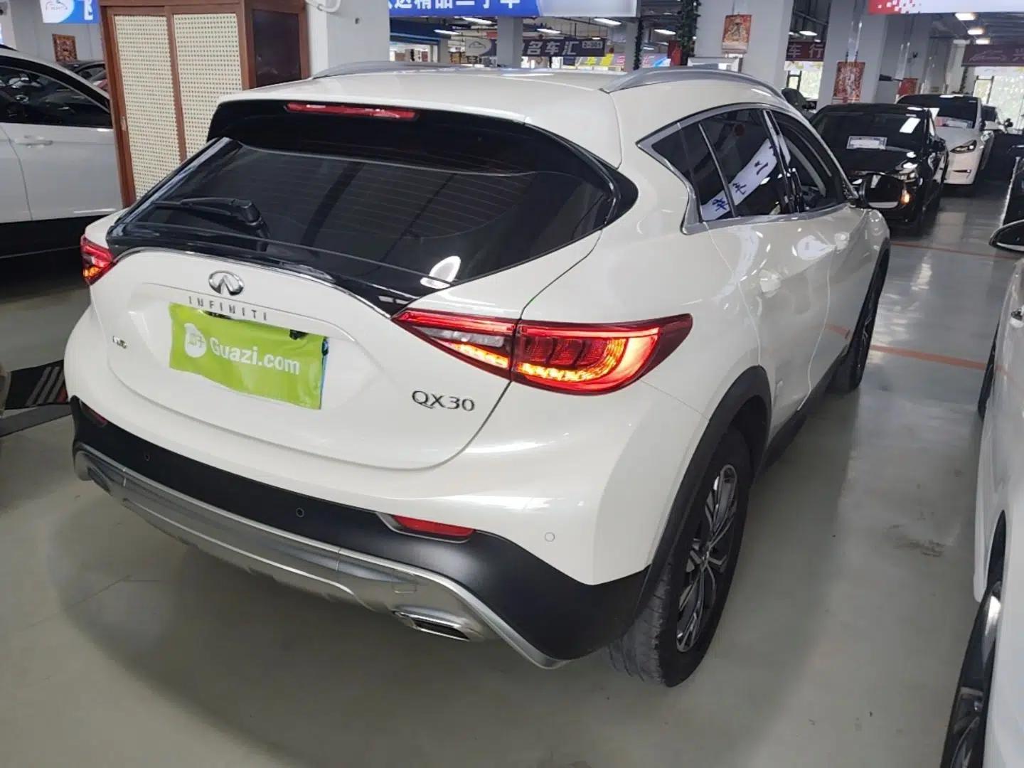 Infiniti QX30 2017 2.0T Four-Wheel Drive Fashion Edition — миниатюра 6