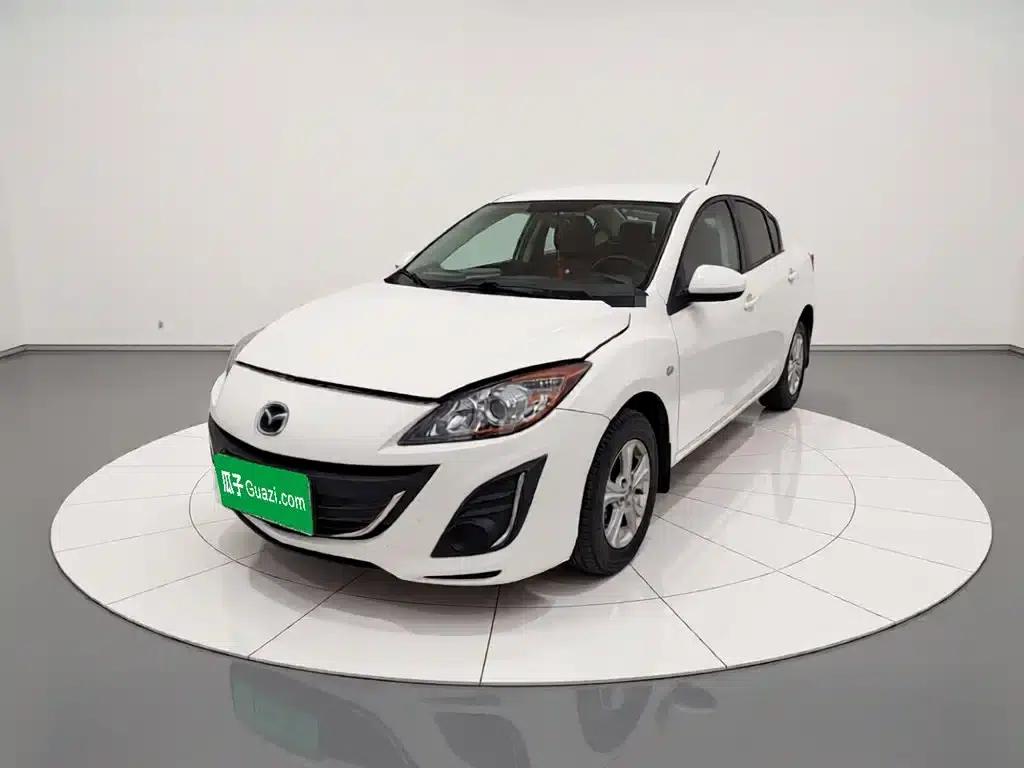 Mazda 3 Axela 2015 Sedan 1.6L Manual Comfort — миниатюра 1