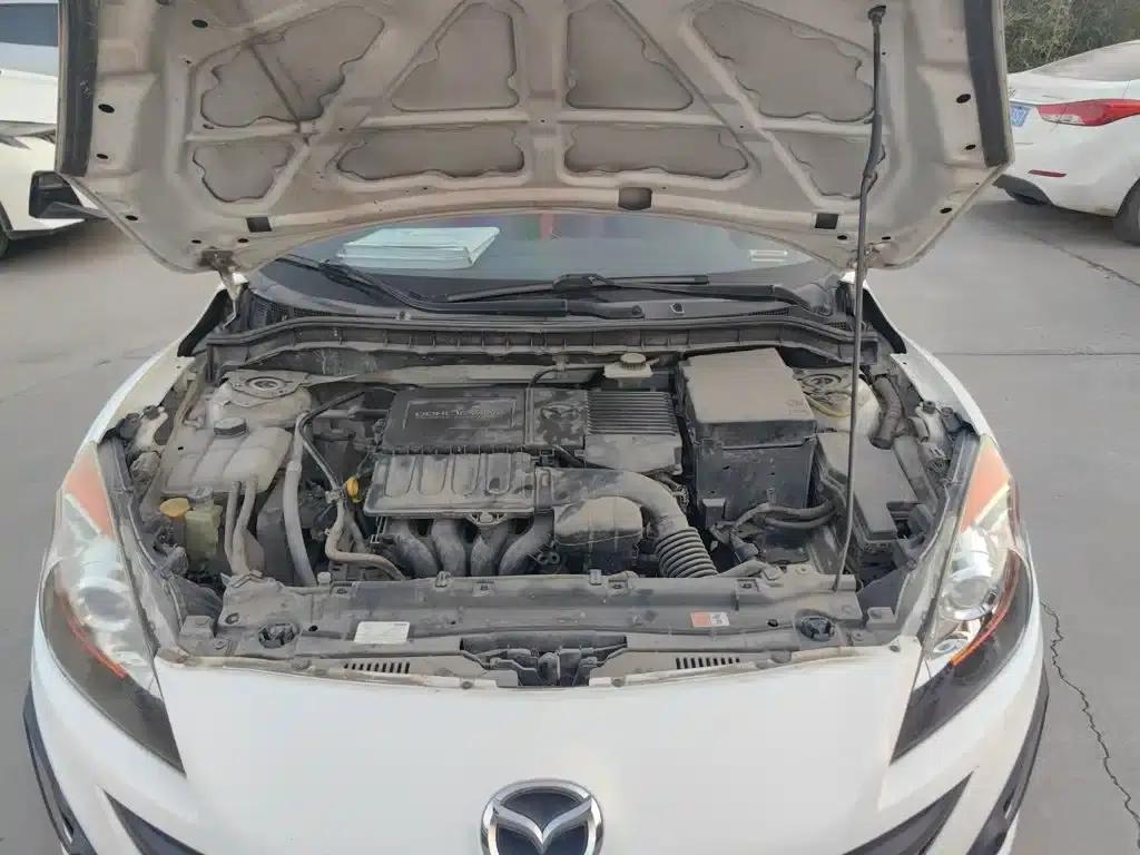 Mazda 3 Axela 2015 Sedan 1.6L Manual Comfort — миниатюра 11
