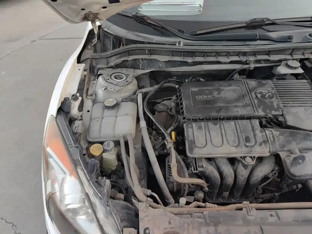 Mazda 3 Axela 2015 Sedan 1.6L Manual Comfort — миниатюра 21
